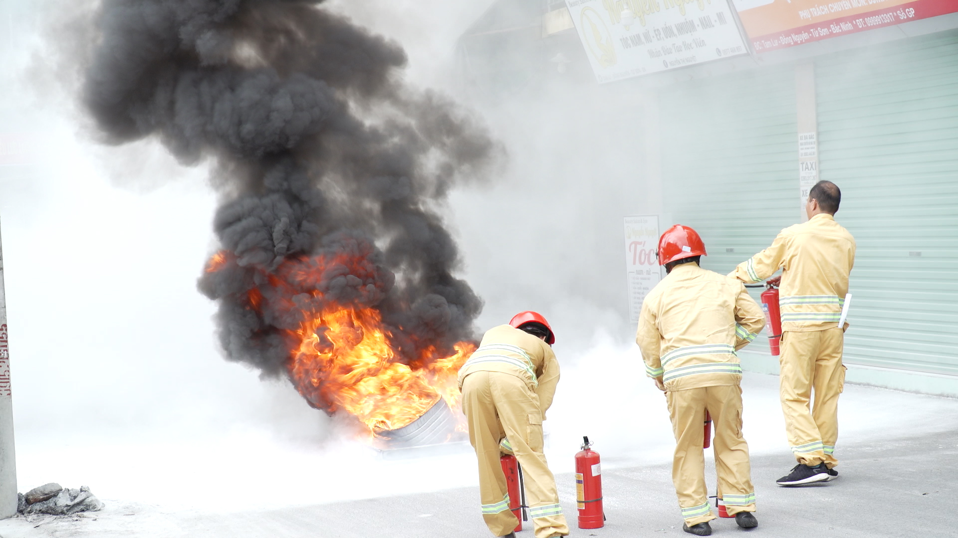 Đồng Nguyên thực tập phương án chữa cháy và cứu nạn cứu hộ tại Tổ liên gia an toàn PCCC