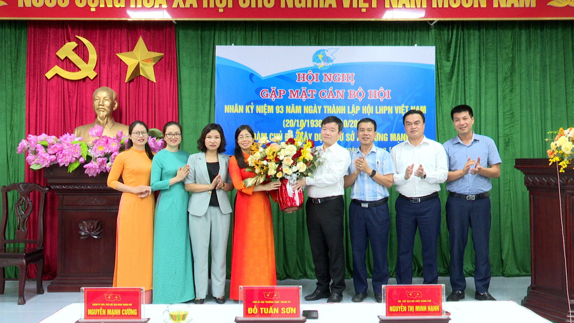 Thành phố gặp mặt ngày thành lập Hội LHPN Việt Nam; Tọa đàm chủ đề 