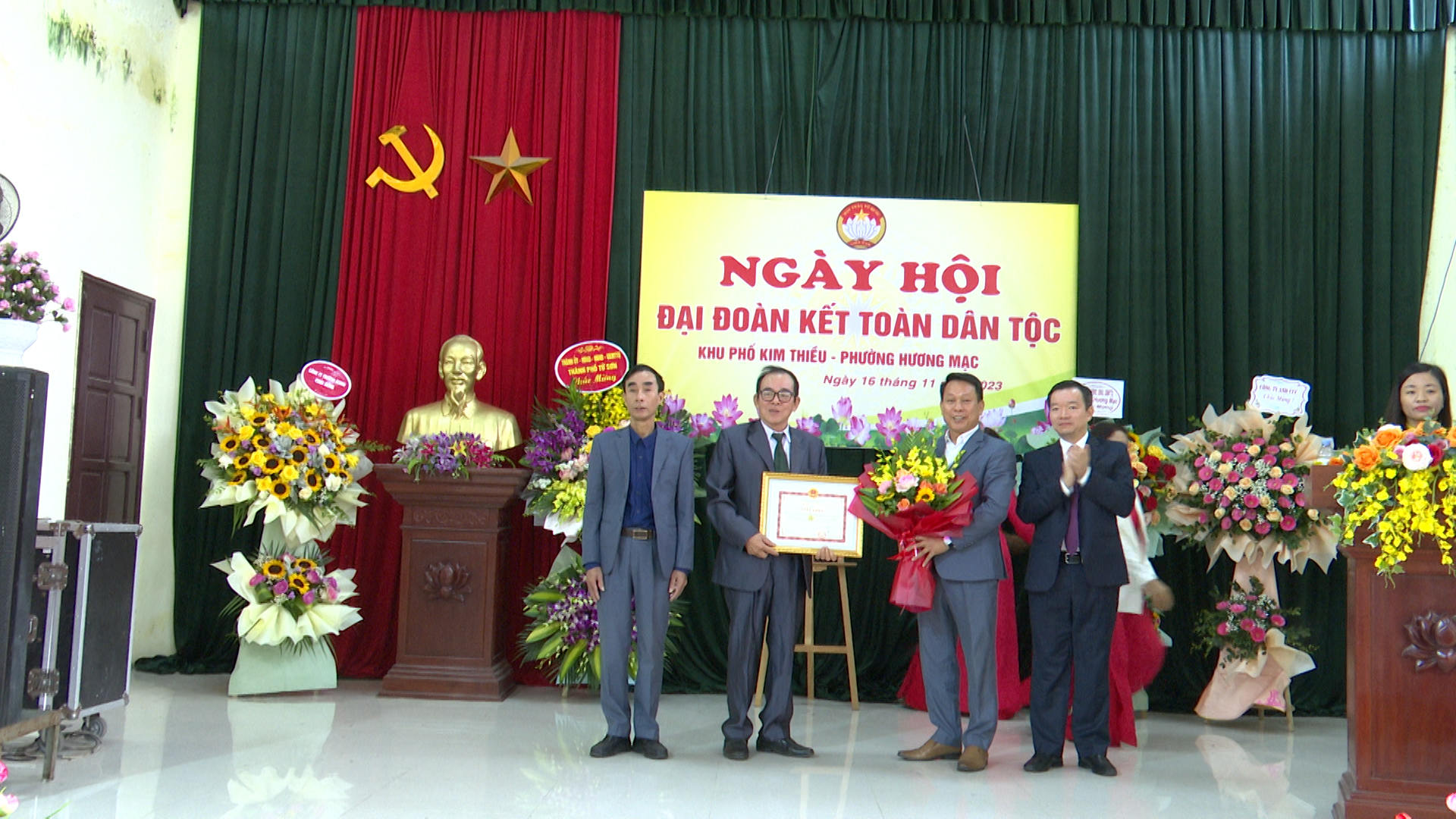 Đồng chí phó Bí thư TT Thành ủy dự ngày hội ĐĐK khu phố Kim Thiều