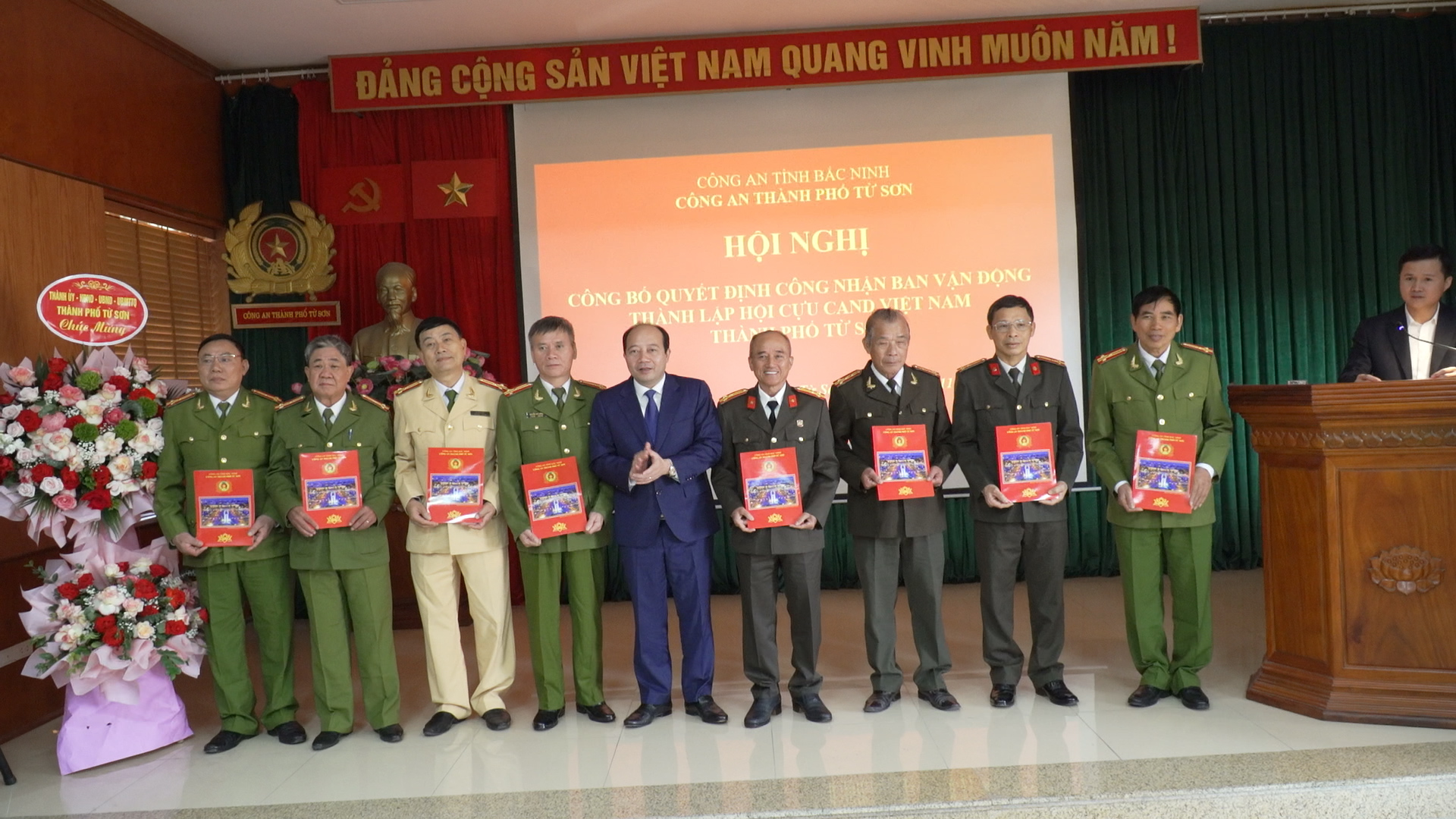Công bố Quyết định công nhận ban vận động thành lập Hội cự CAND thành phố Từ Sơn