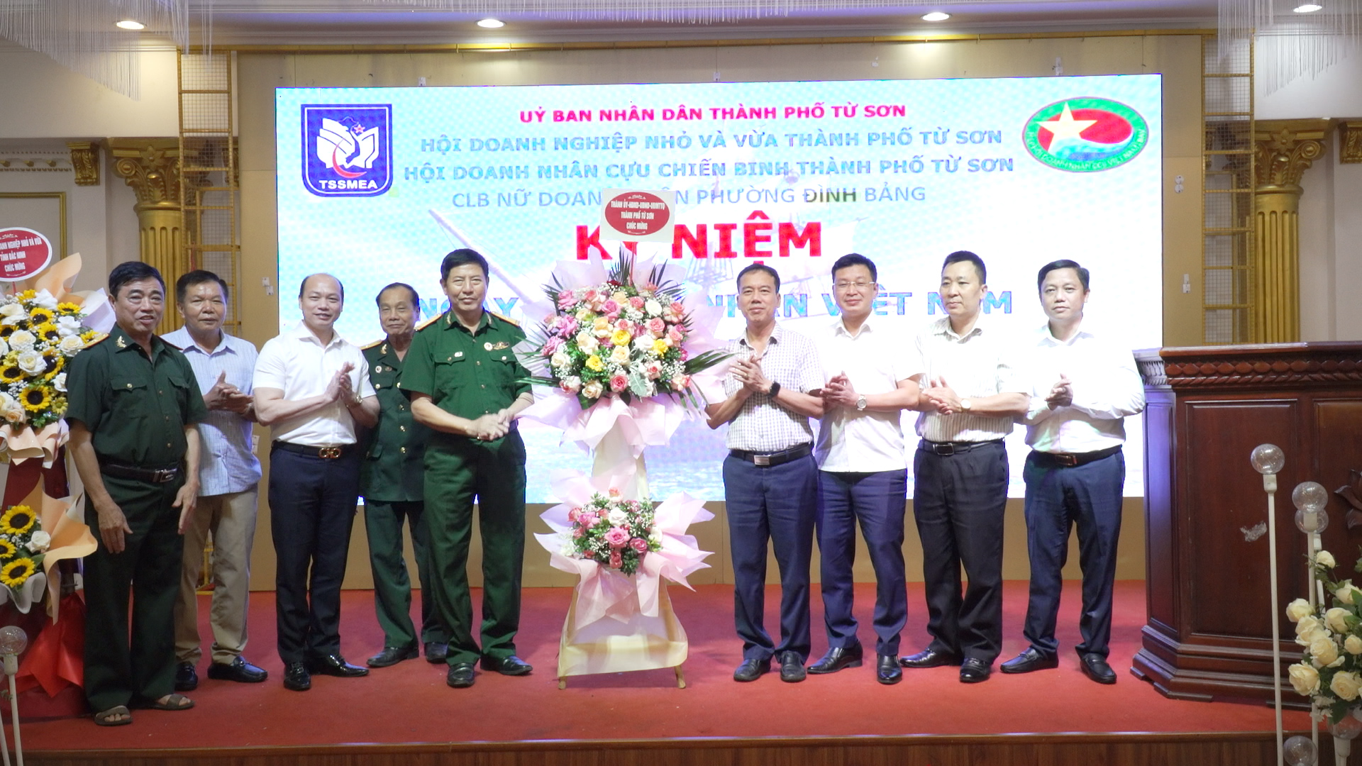 Hội doạnh nghiệp nhỏ và vừa - Hội doanh nhân CCB thành phố kỷ niệm Ngày doanh nhân Việt Nam