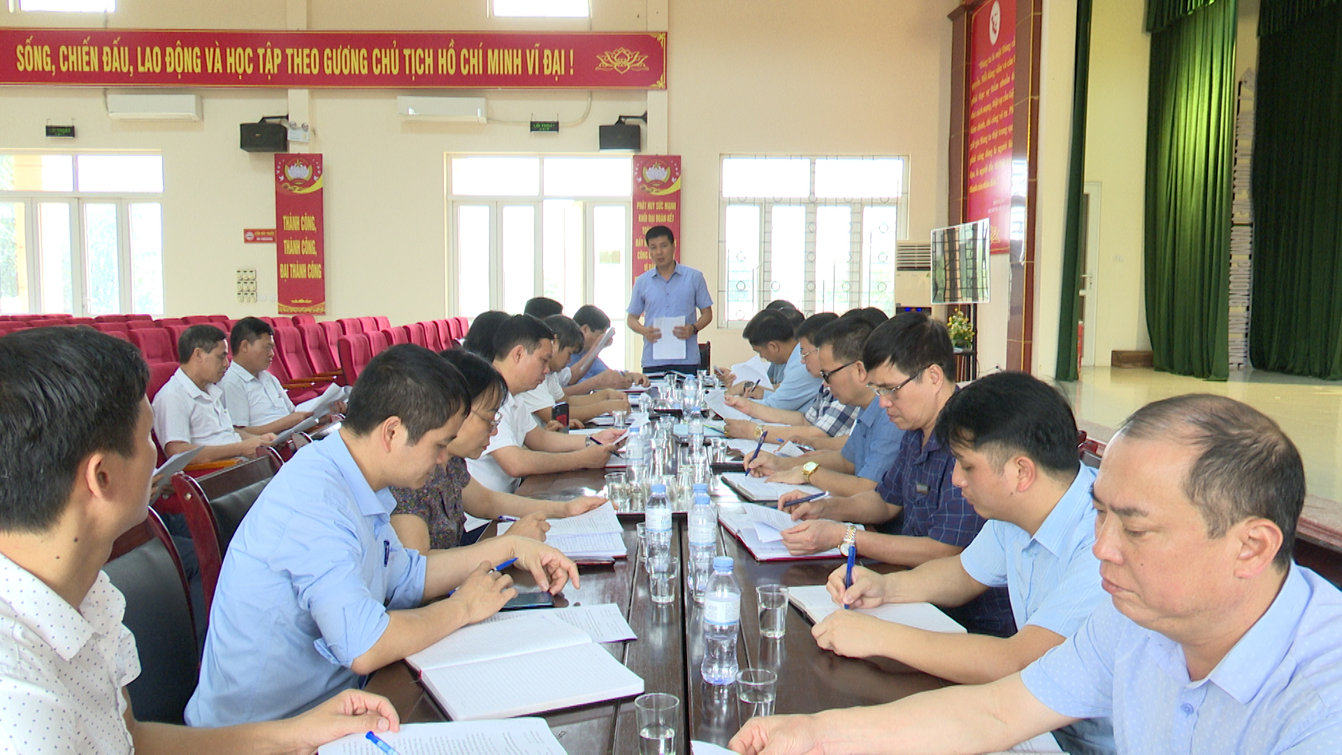Đoàn công tác thành phố làm việc tại phường Tân Hồng tìm giải pháp triển khai thực hiện kết luận số 739, 740 của BTV tỉnh ủy