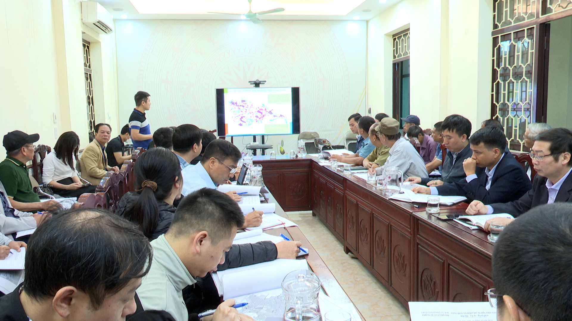Hội nghị lấy ý kiến đóng góp vào Đồ án quy hoạch phân khu đô thị 8, tại phường Châu Khê