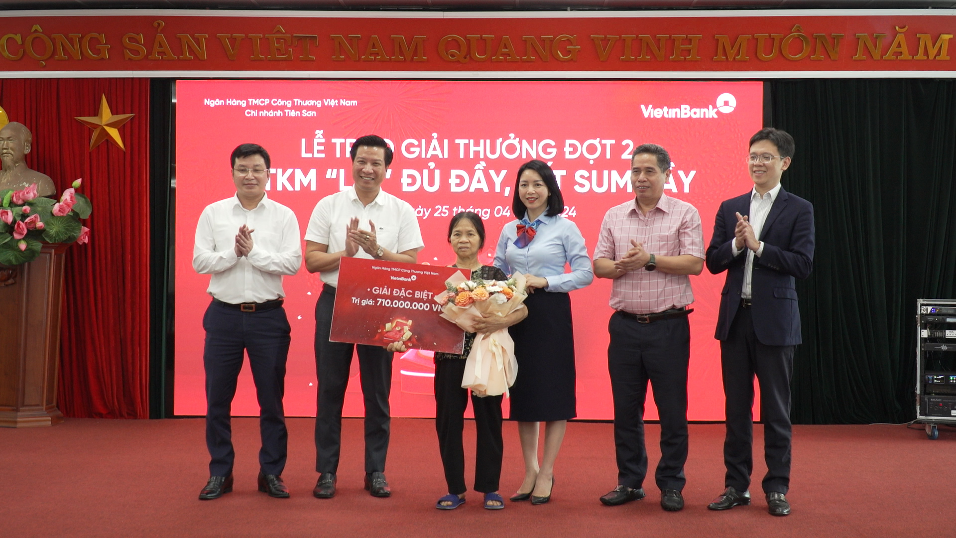 VietinBank Chi nhánh Tiên Sơn trao thưởng chương trình khuyến mãi 