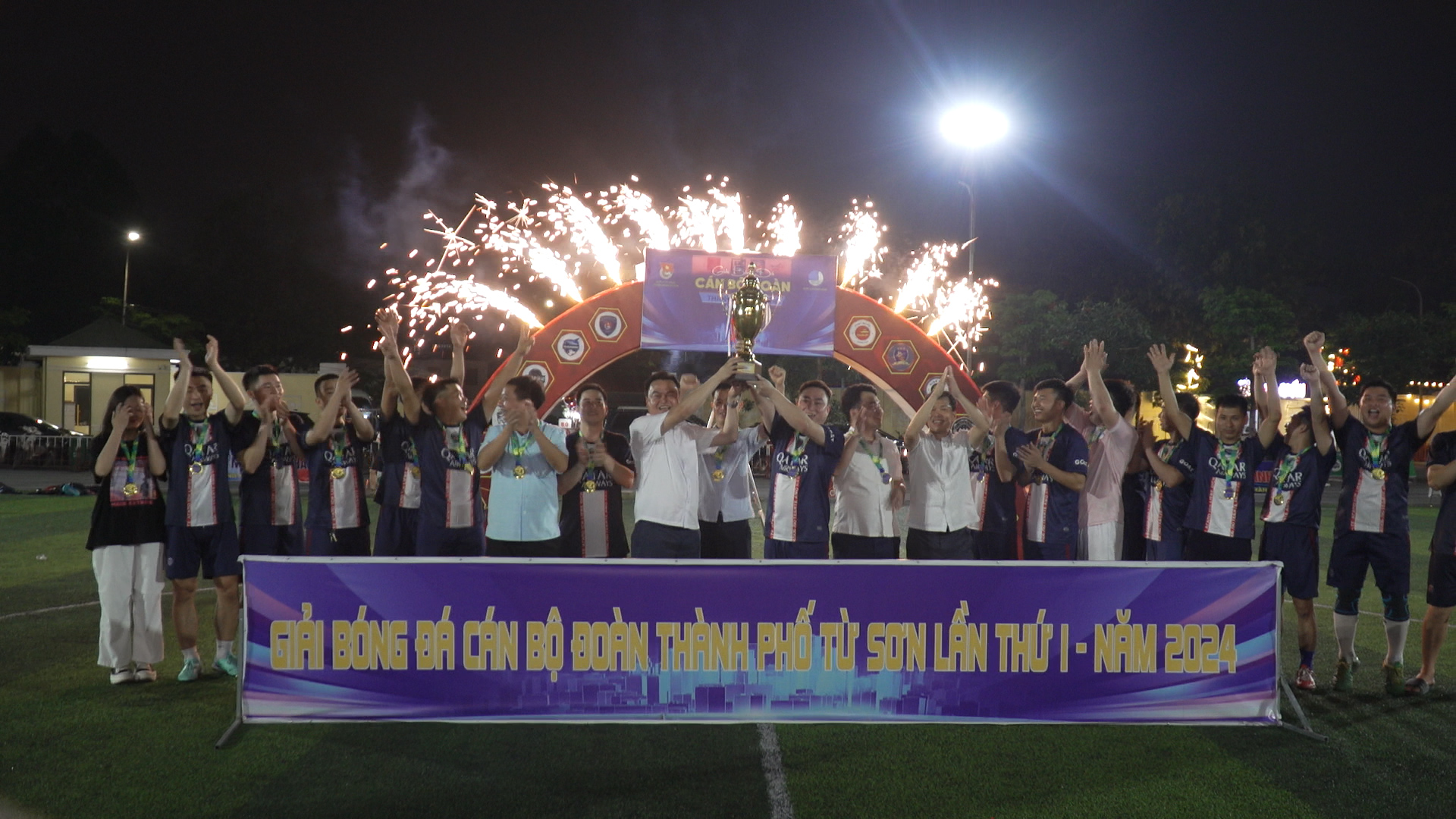 Bế mạc giải bóng đá cán bộ Đoàn thành phố Từ Sơn lần thứ I năm 2024