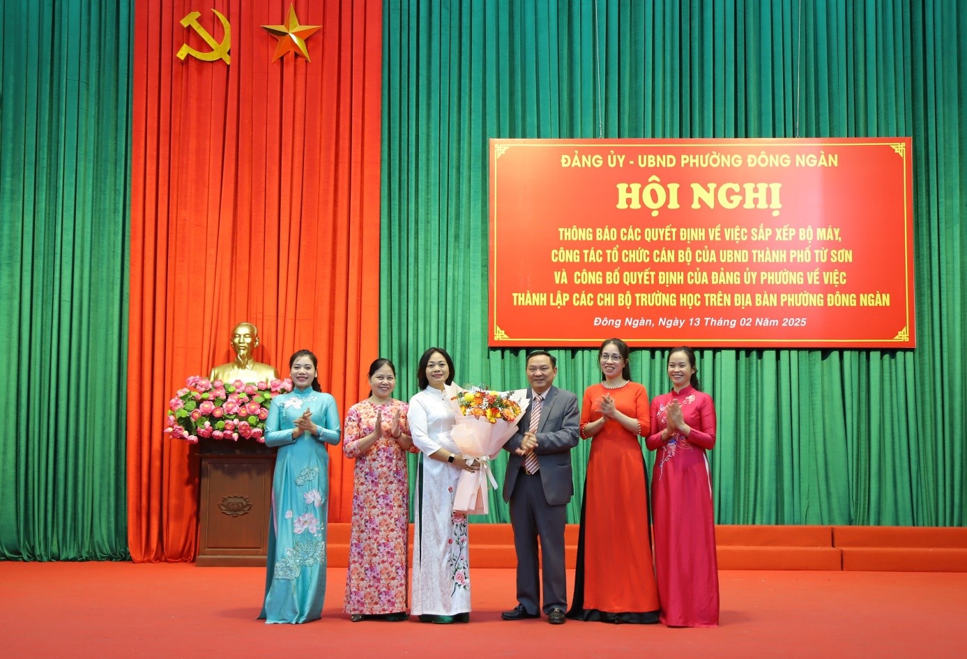 Phường Đông Ngàn tổ chức Hội nghị thông báo các Quyết định về công tác tổ chức cán bộ 