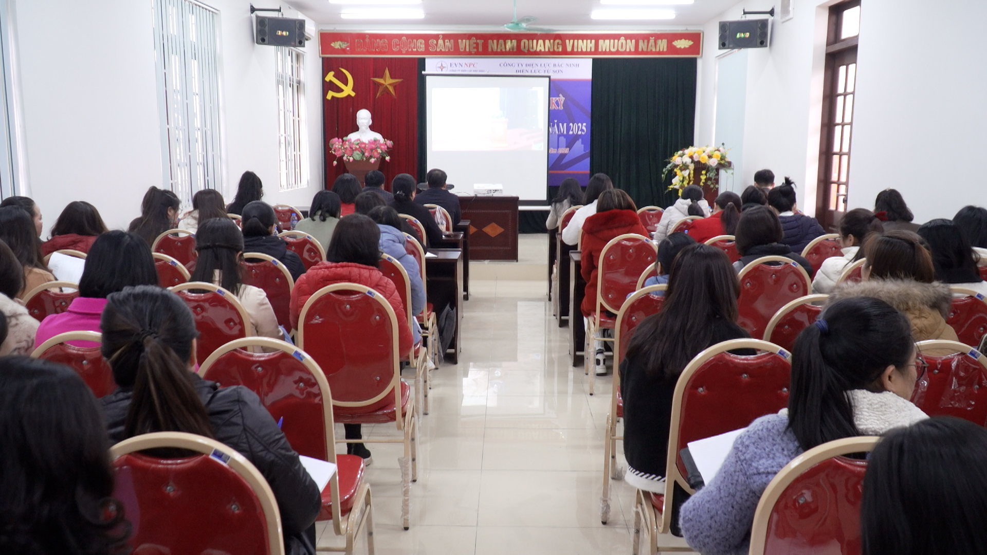 Từ Sơn tổ chức điểm cầu Hội nghị trực tuyến triển khai một số quy định của Luật Quản lý, sử dụng tài sản công